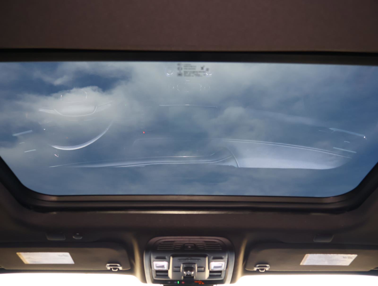 Used 2024 GMC Yukon Denali Ultimate image 13