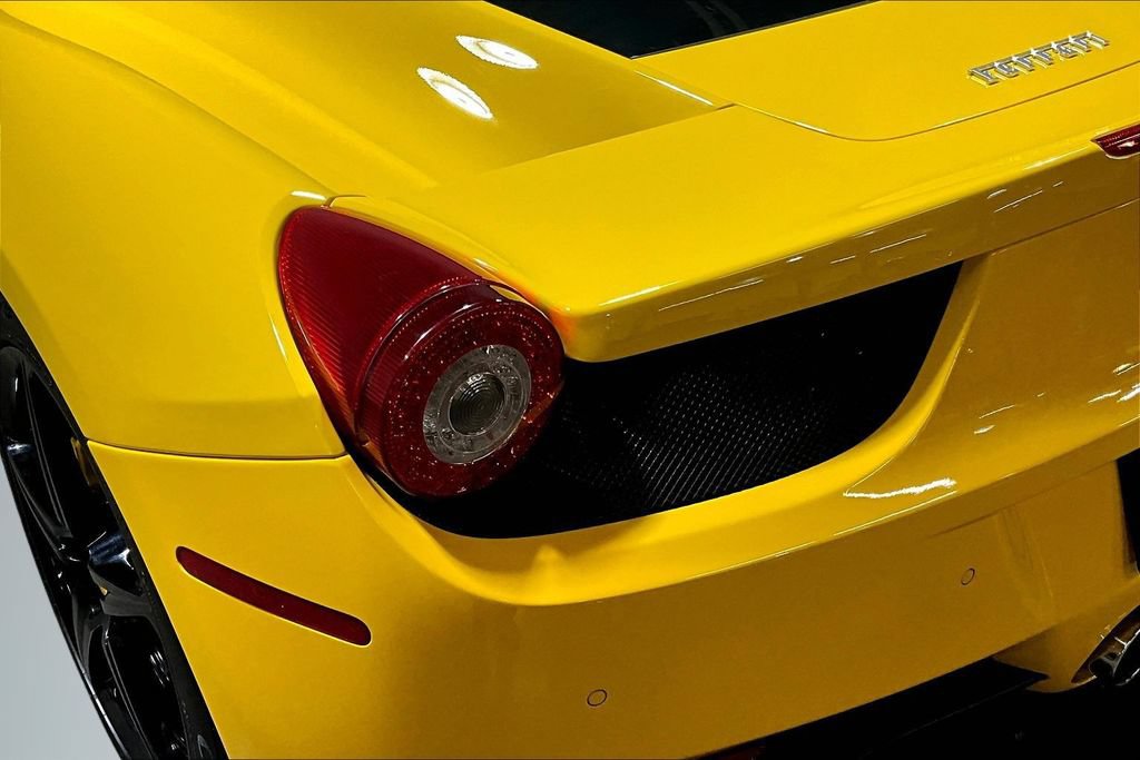 Used 2013 Ferrari 458 Italia Coupe RWD image 19