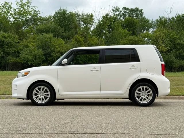 Used 2012 Scion xB FWD image 22