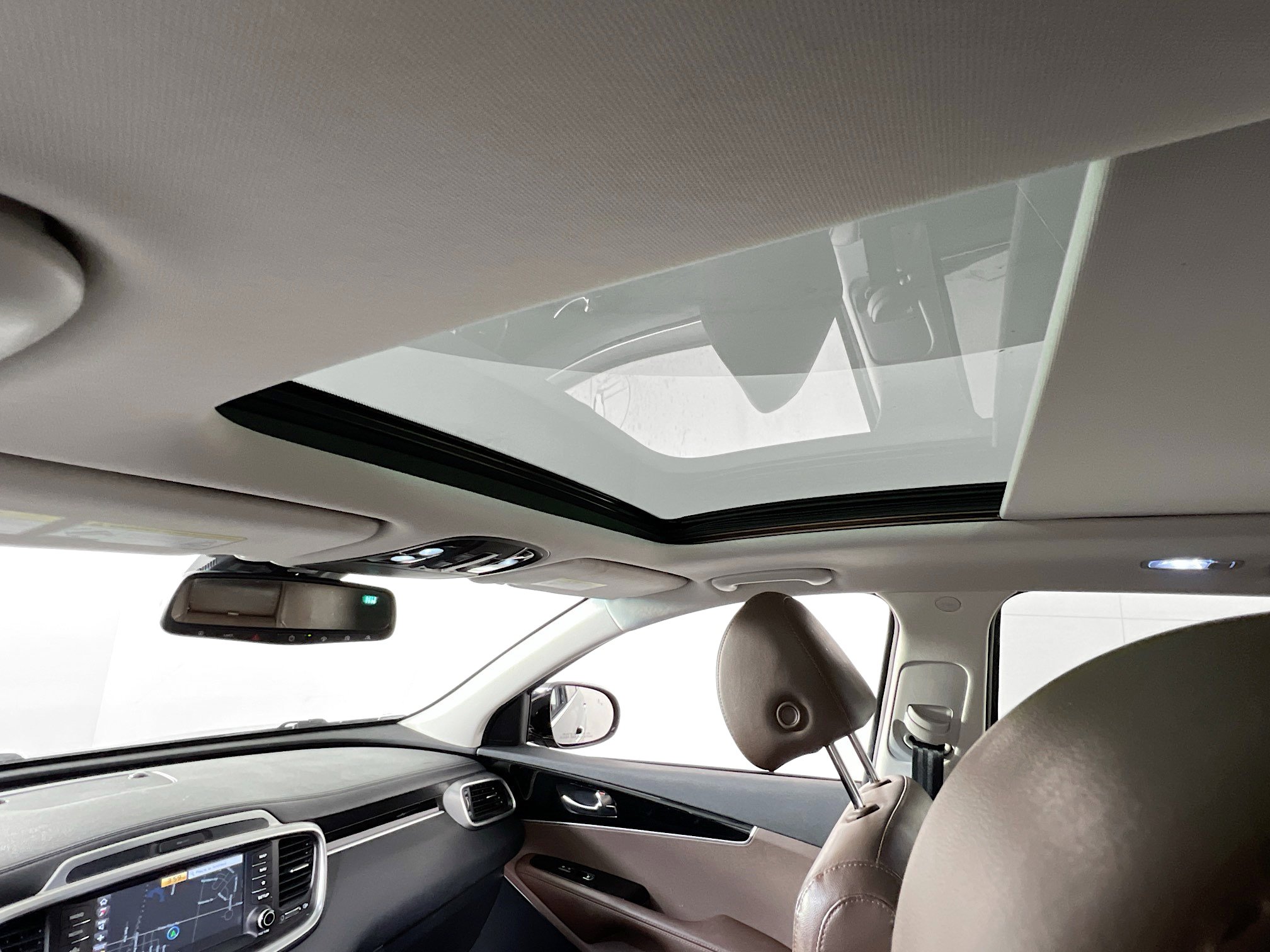 Used 2020 Kia Sorento SX image 23