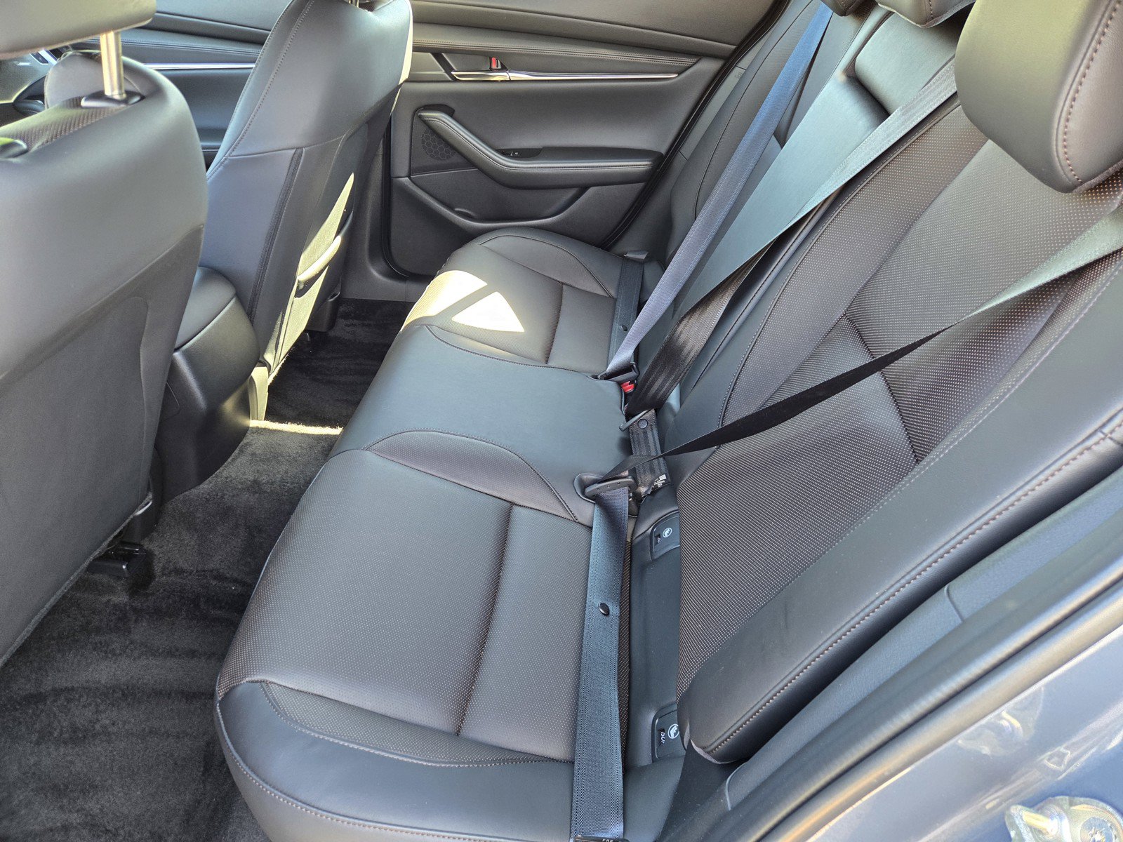 Used 2024 MAZDA MAZDA3 s FWD image 12