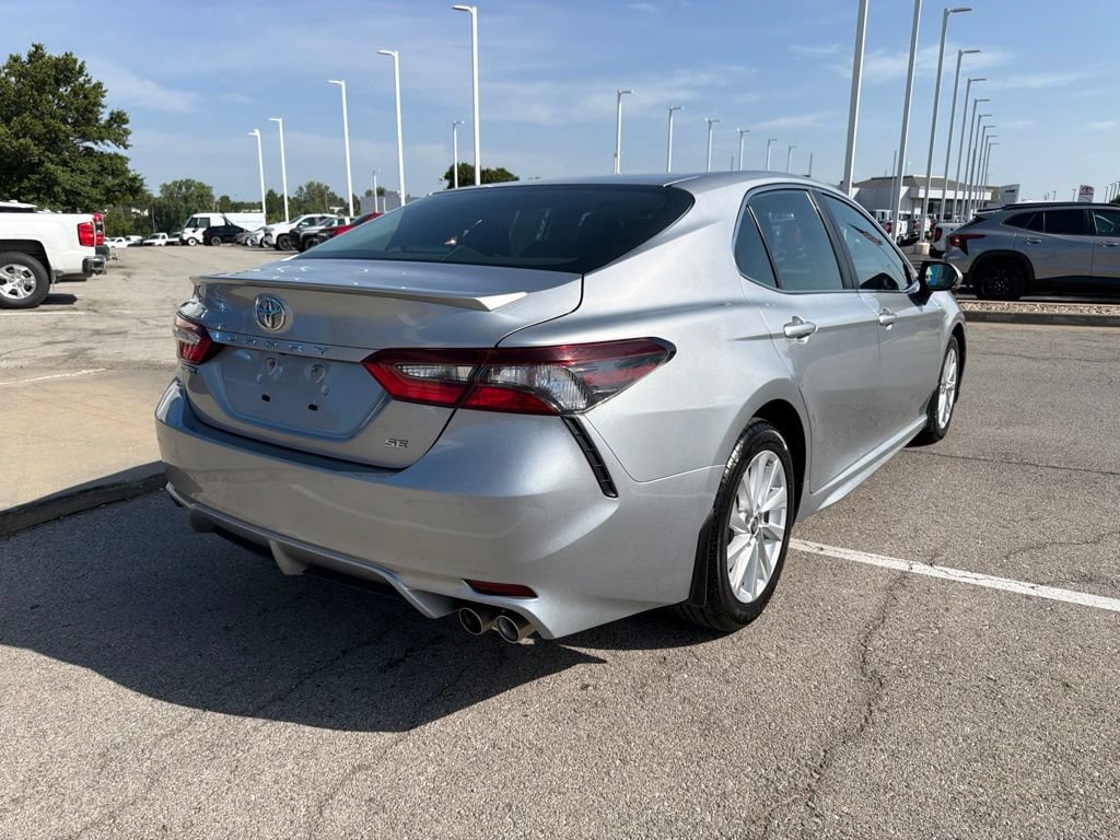 Used 2024 Toyota Camry SE FWD image 3