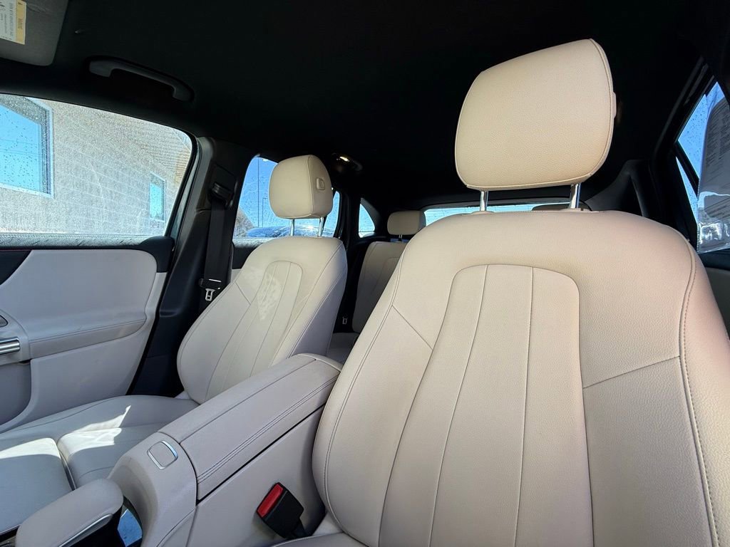 Used 2022 Mercedes-Benz GLA 250 4MATIC image 7