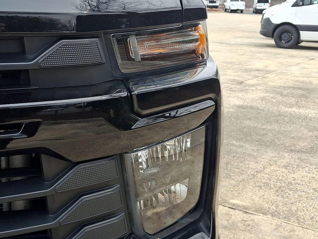 Used 2025 Chevrolet Silverado 2500 Custom image 9
