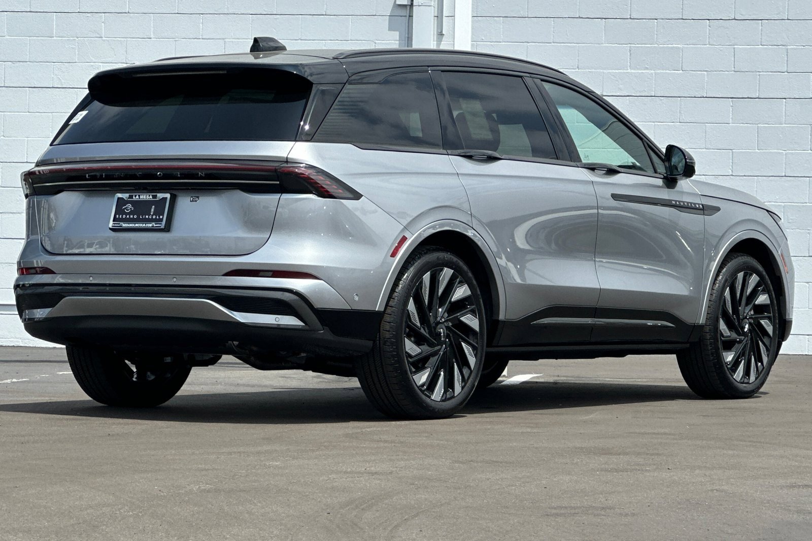 New 2024 Lincoln Nautilus Reserve w/ Equipment Group 202A image 3