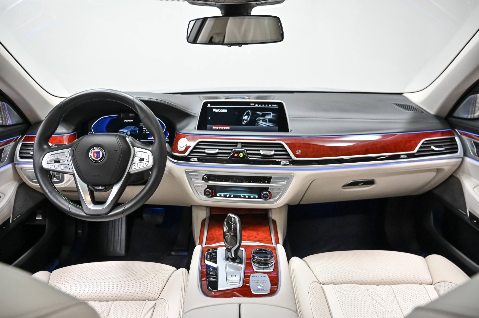 Used 2022 BMW ALPINA B7 xDrive w/ Luxury Rear Seating Package image 8