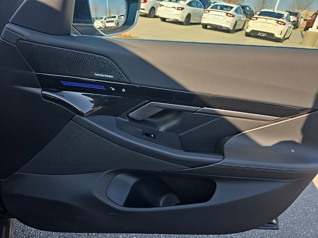 Used 2024 BMW 530i xDrive w/ Premium Package image 15