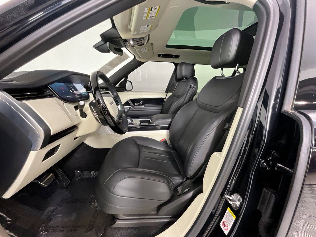 Used 2024 Land Rover Range Rover Long Wheelbase SE image 16