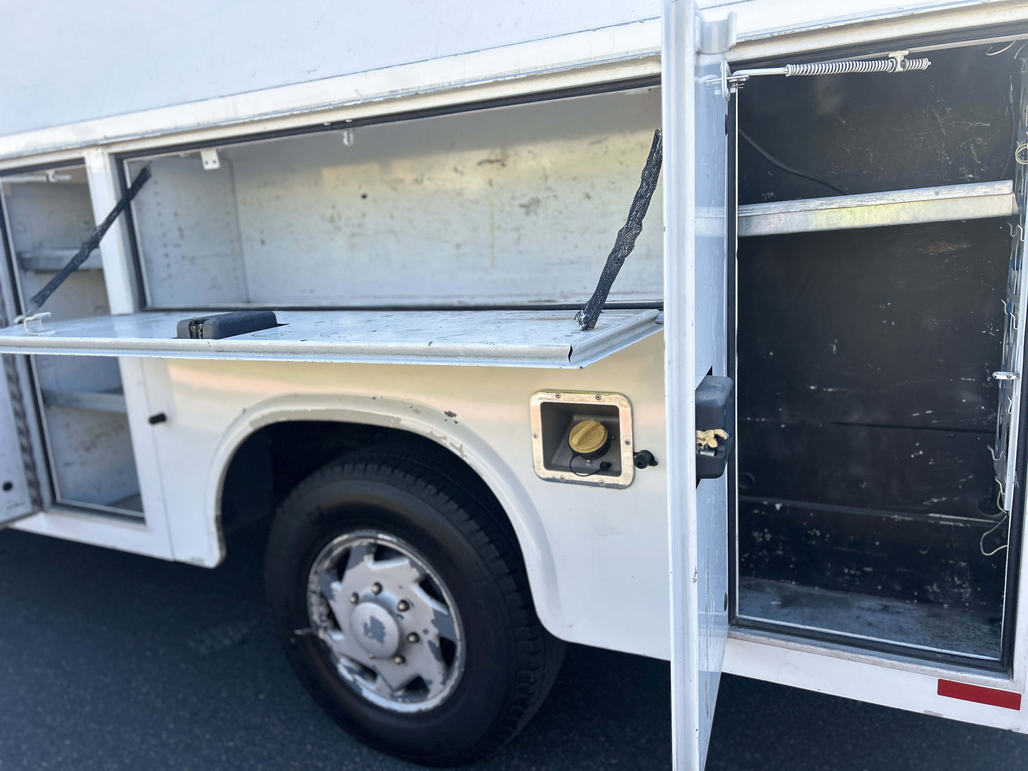 Used 2016 Ford E-350 and Econoline 350 Super Duty RWD image 12