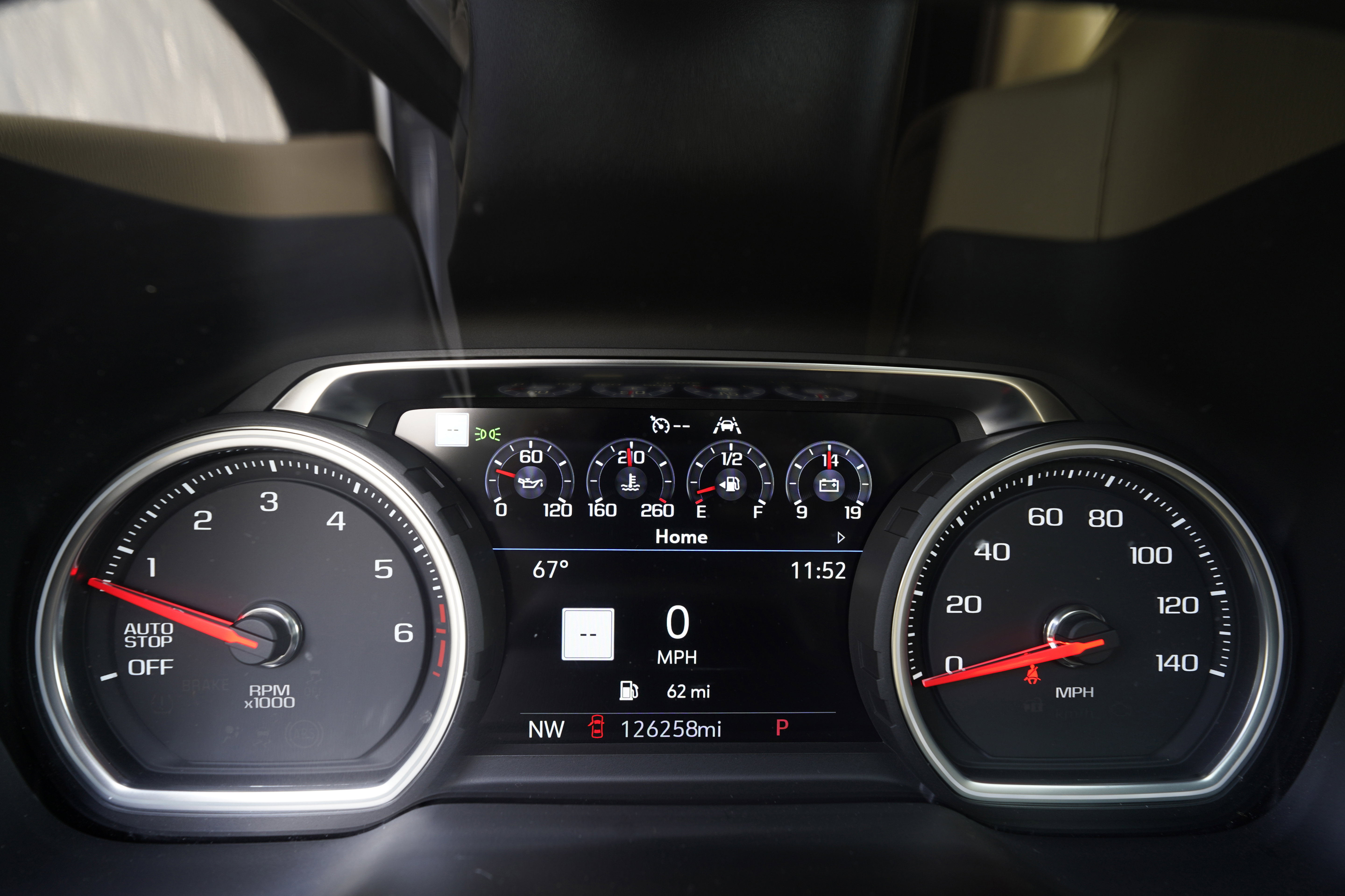 Used 2021 Chevrolet Suburban Premier w/ Premium Package RWD image 23