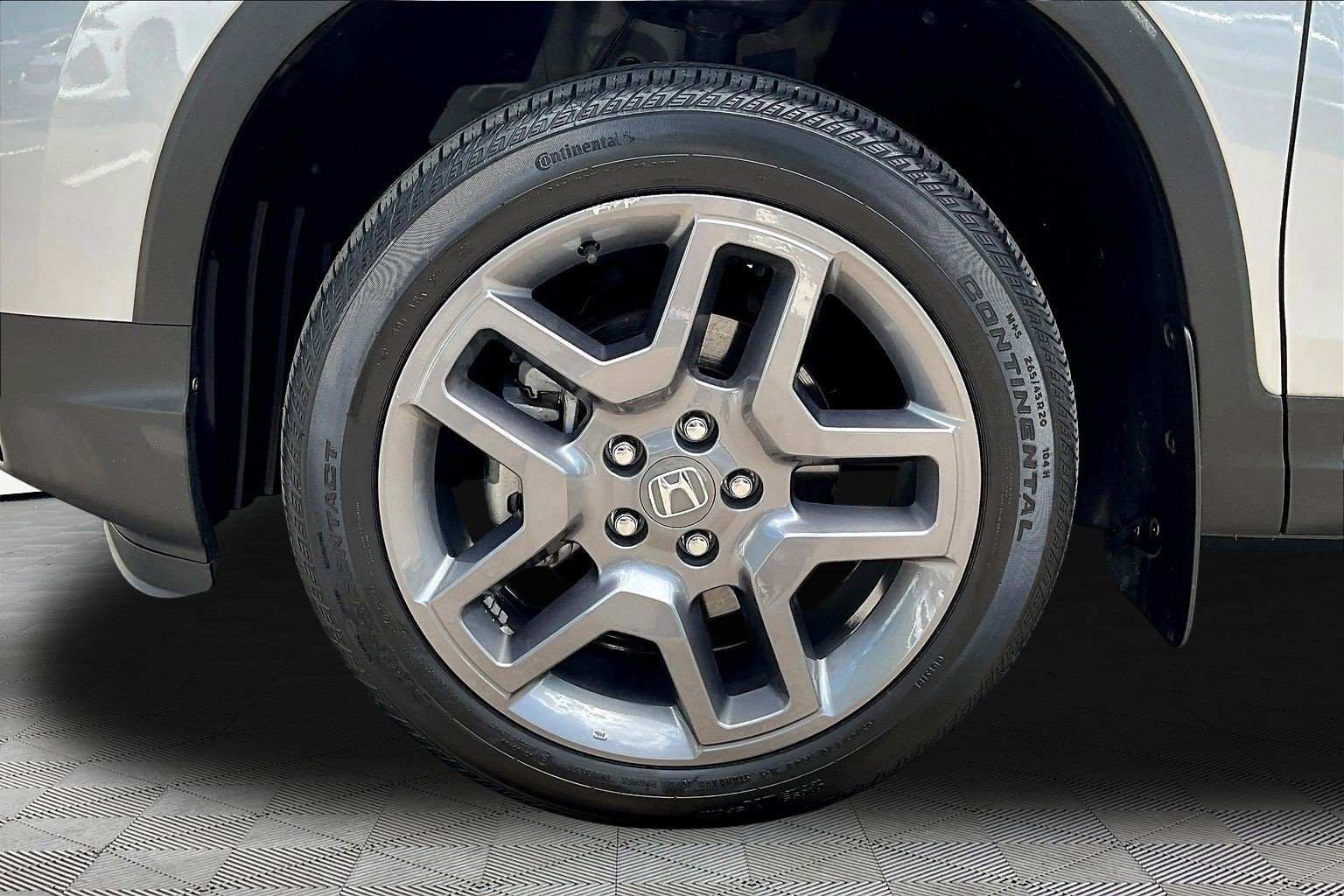 Used 2023 Honda Passport EX-L image 35