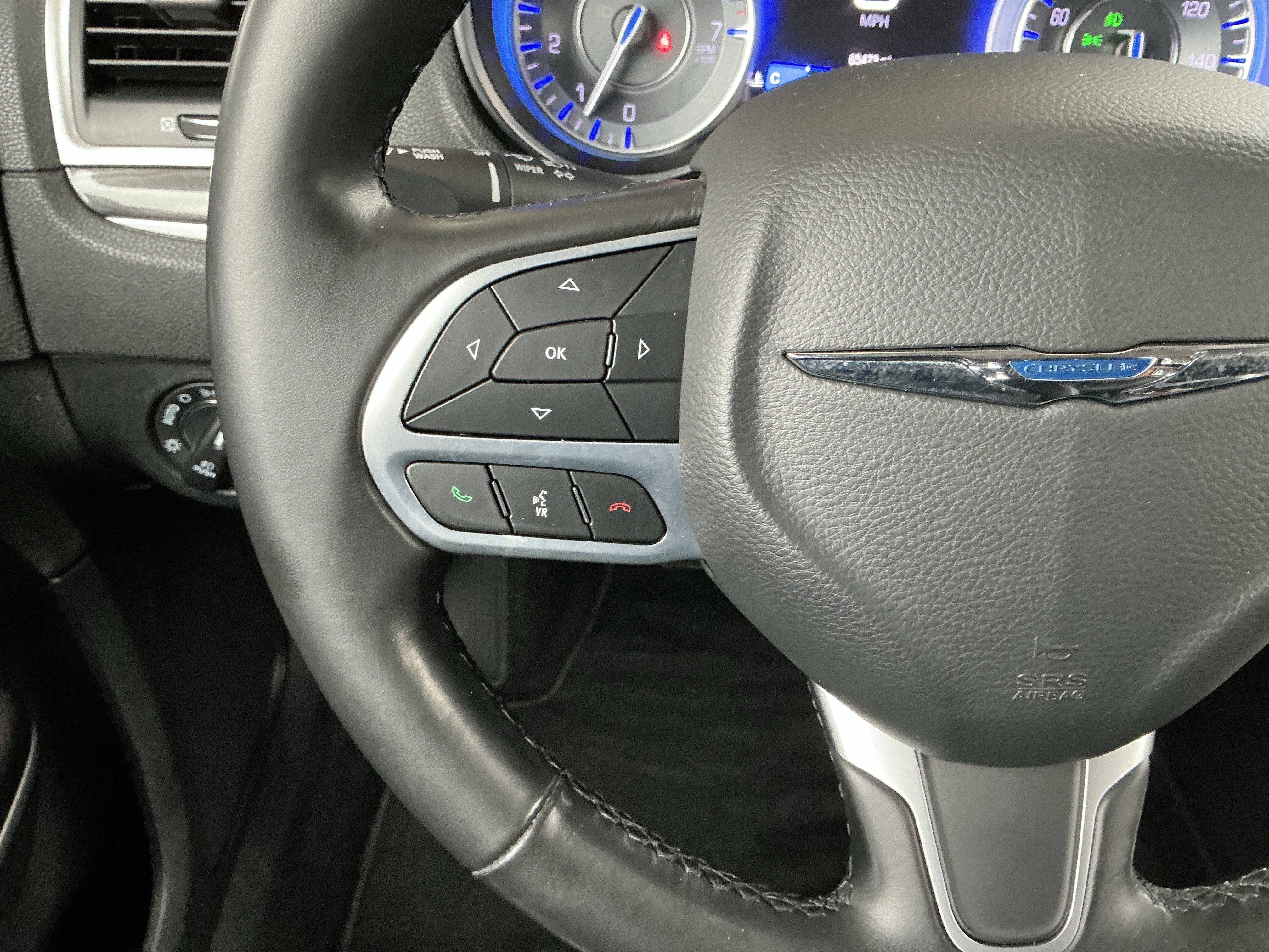 Used 2021 Chrysler 300 Touring L image 12