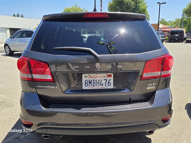 Used 2018 Dodge Journey GT FWD image 4
