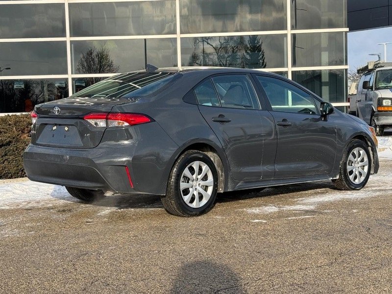 Used 2024 Toyota Corolla LE image 3