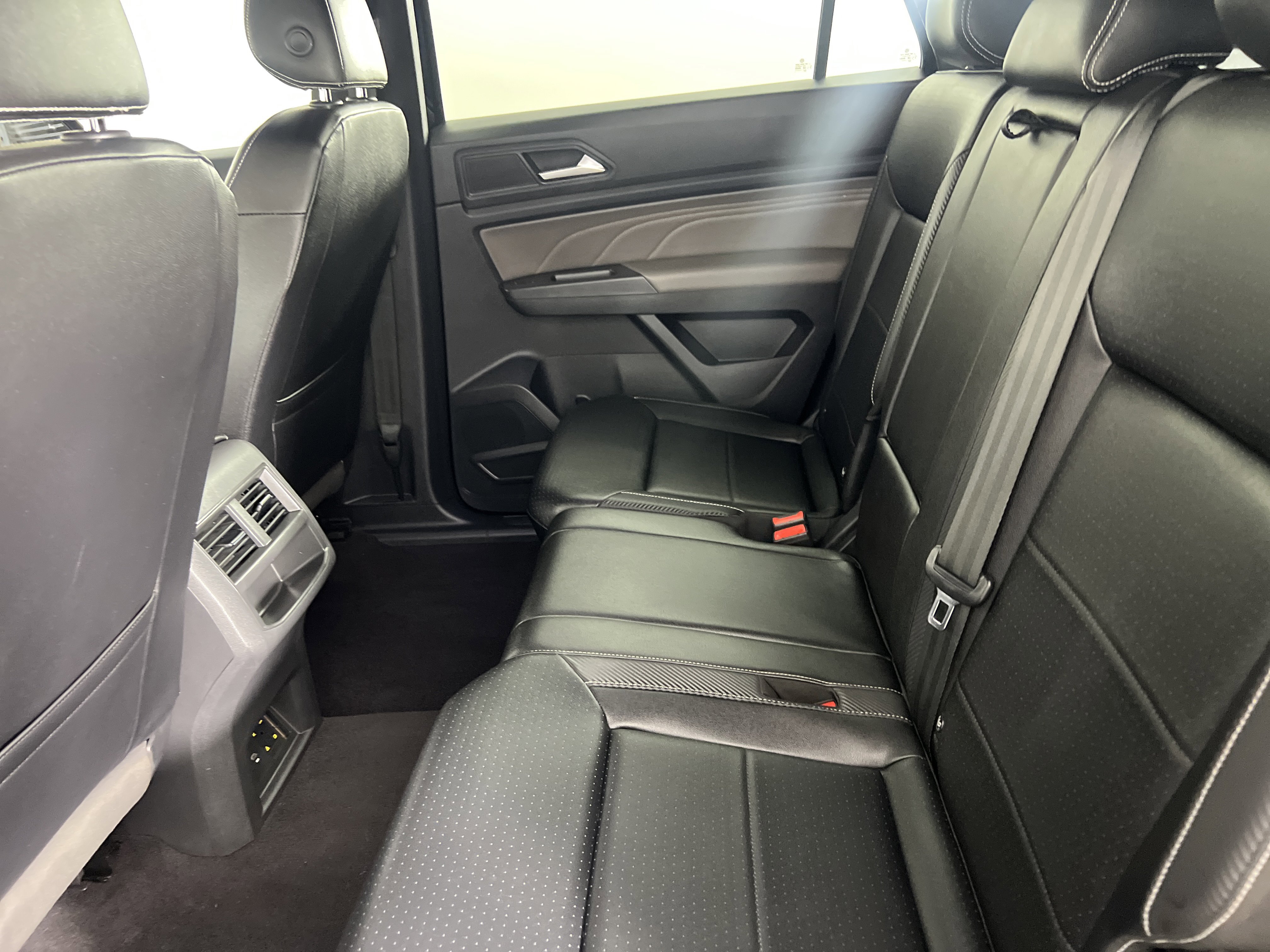 Used 2021 Volkswagen Atlas Cross Sport SE image 15