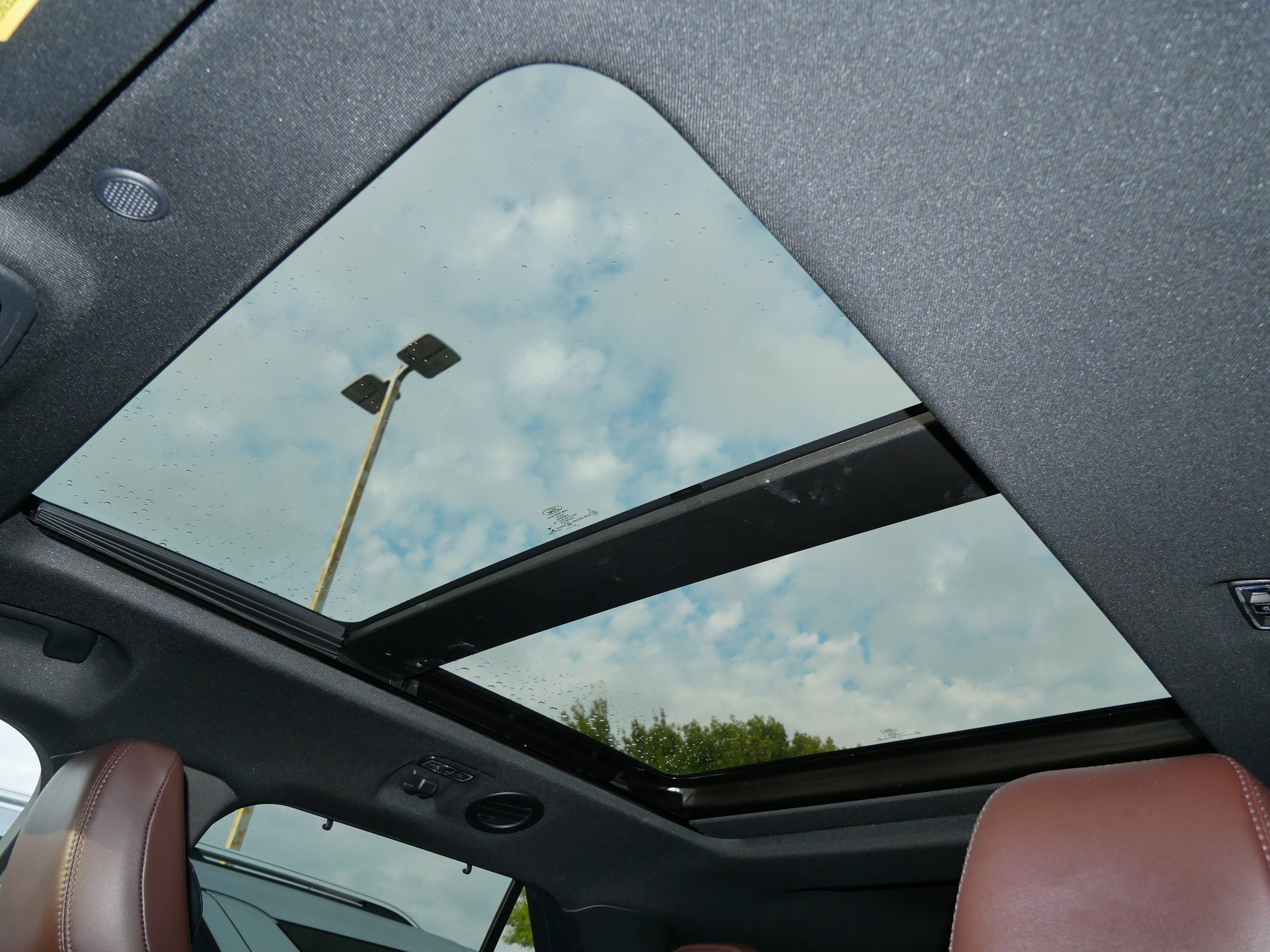 Certified 2022 Ford Explorer Platinum w/ Equipment Group 601A image 36