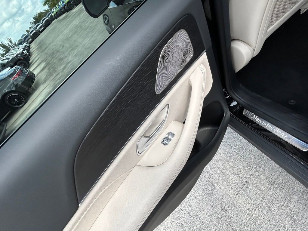 Used 2025 Mercedes-Benz GLE 450e 4MATIC image 36