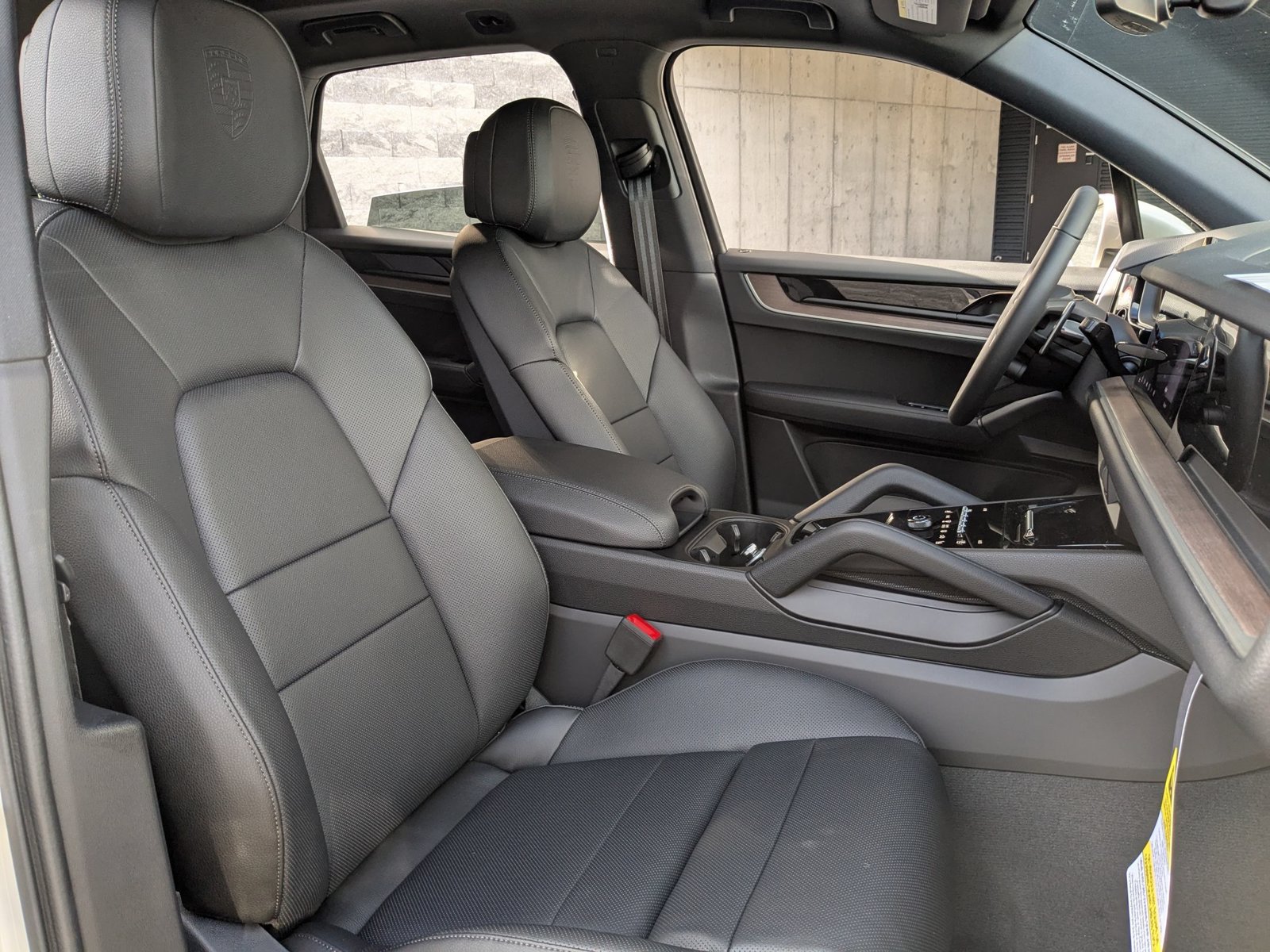 Certified 2026 Porsche Cayenne AWD/4WD image 24