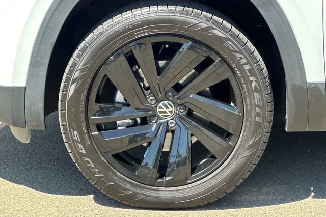 Used 2022 Volkswagen Atlas Cross Sport SE w/ Panoramic Sunroof Package FWD image 29