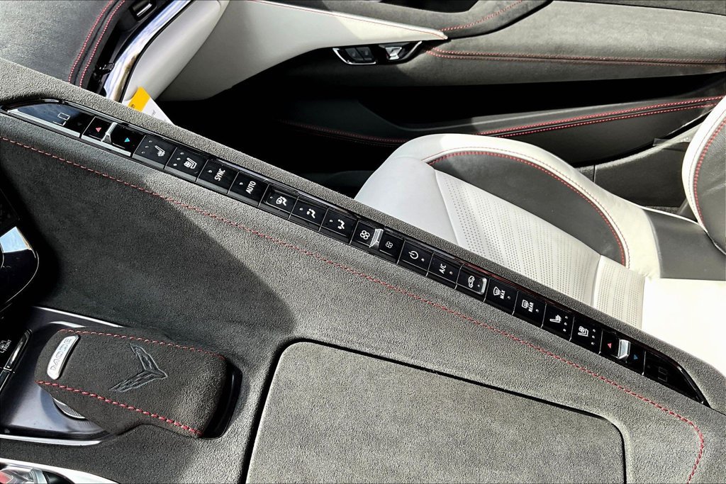Used 2023 Chevrolet Corvette Z06 RWD image 15