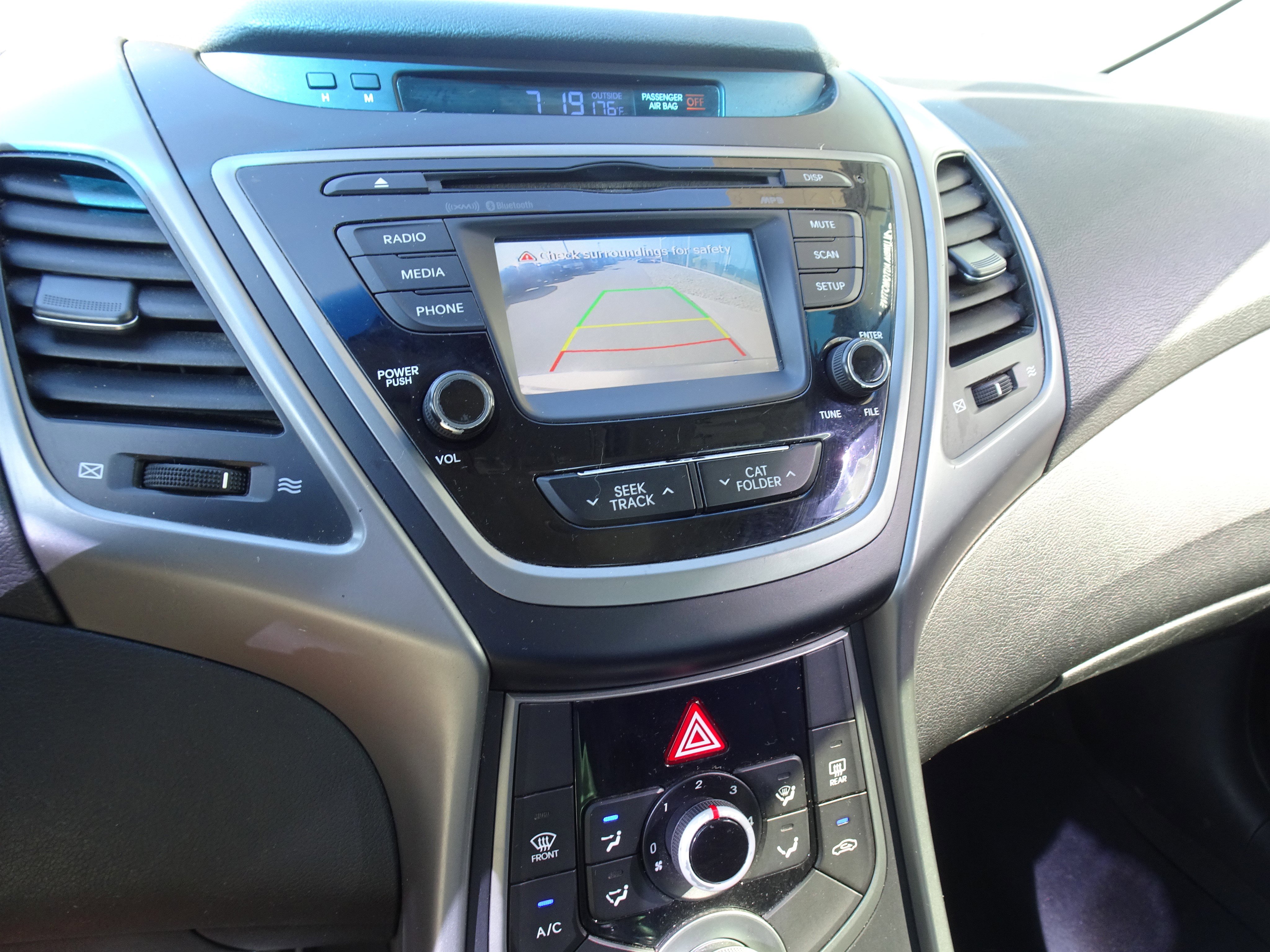 Used 2015 Hyundai Elantra Limited FWD image 18