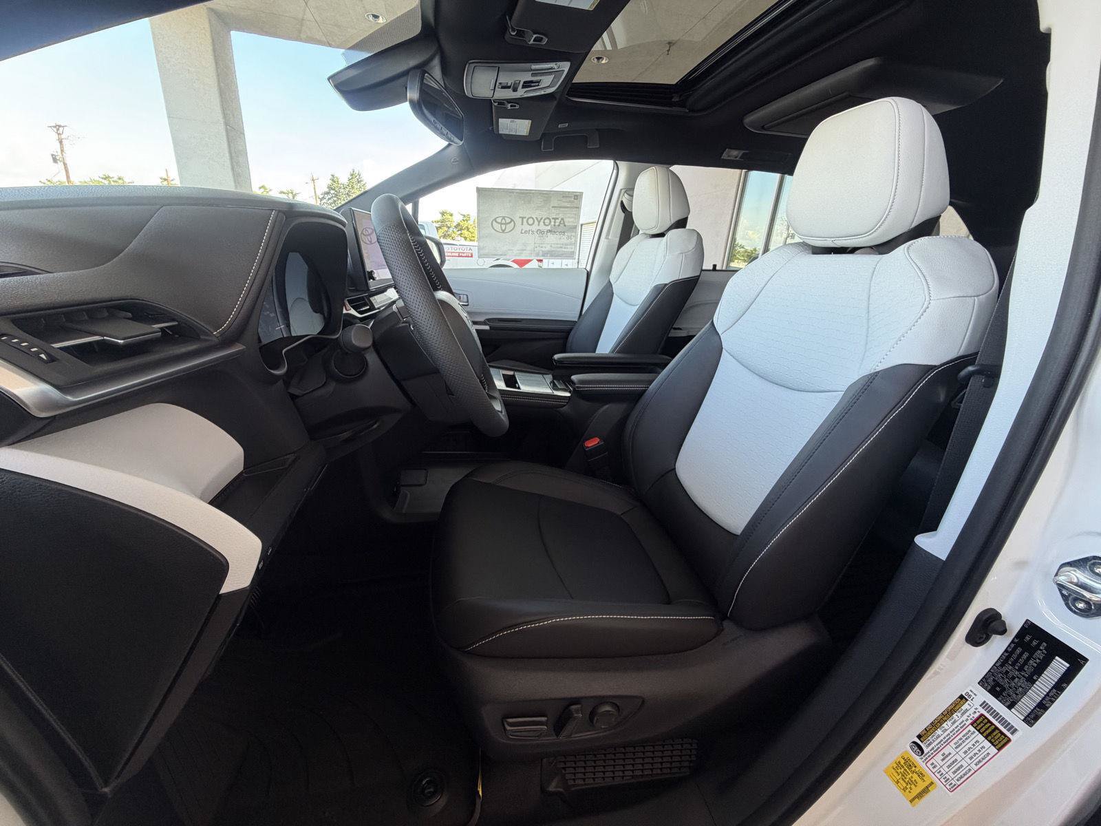 New 2026 Toyota Sienna XSE FWD image 10