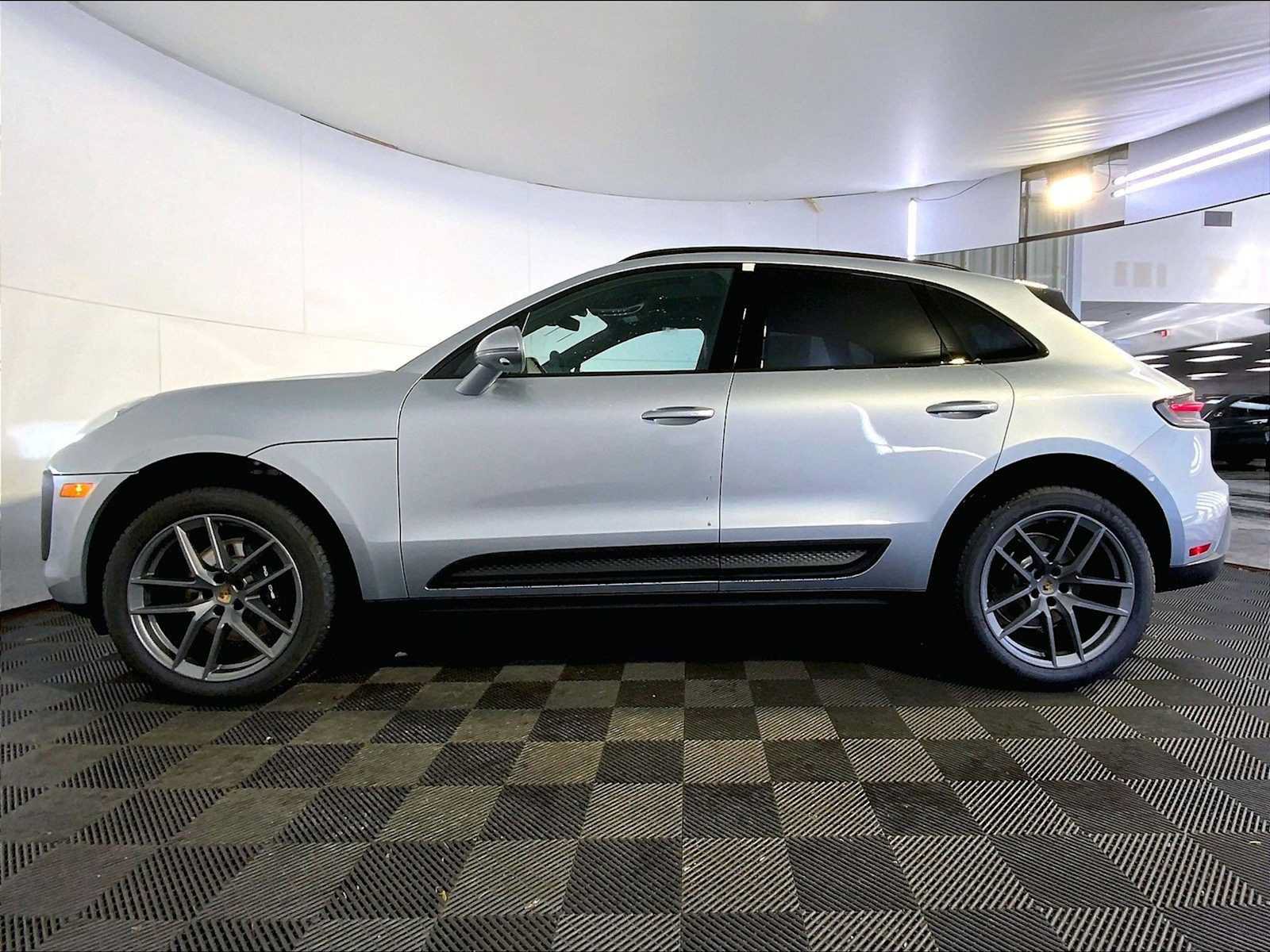 New 2026 Porsche Macan AWD/4WD image 2