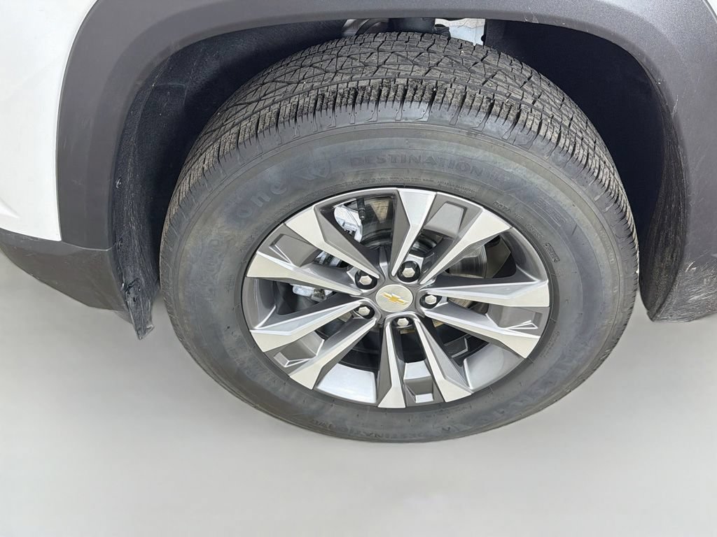 Used 2026 Chevrolet Equinox LT FWD image 19