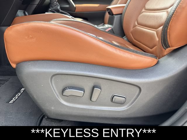 Used 2018 Nissan Rogue SL w/ Premium Package AWD/4WD image 11
