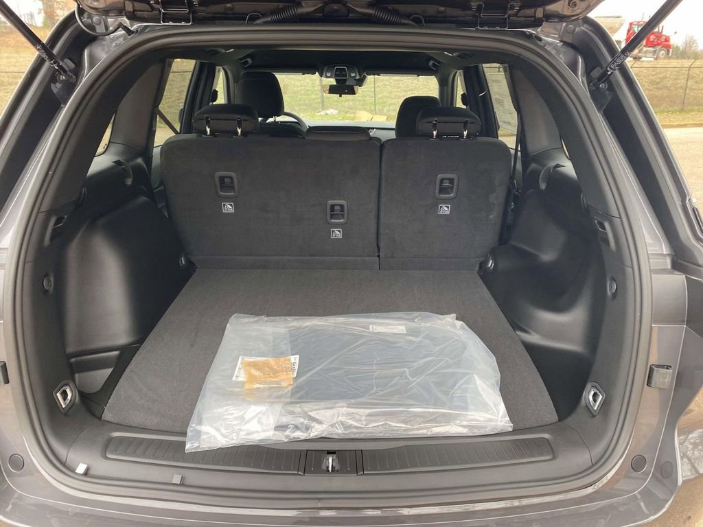 New 2025 Jeep Grand Cherokee Laredo w/ MOPAR Finishing Package image 8