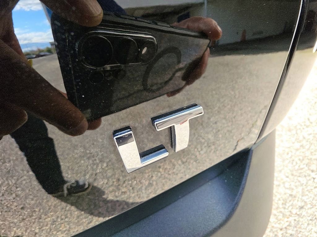 Used 2023 Chevrolet Traverse LT AWD/4WD image 30