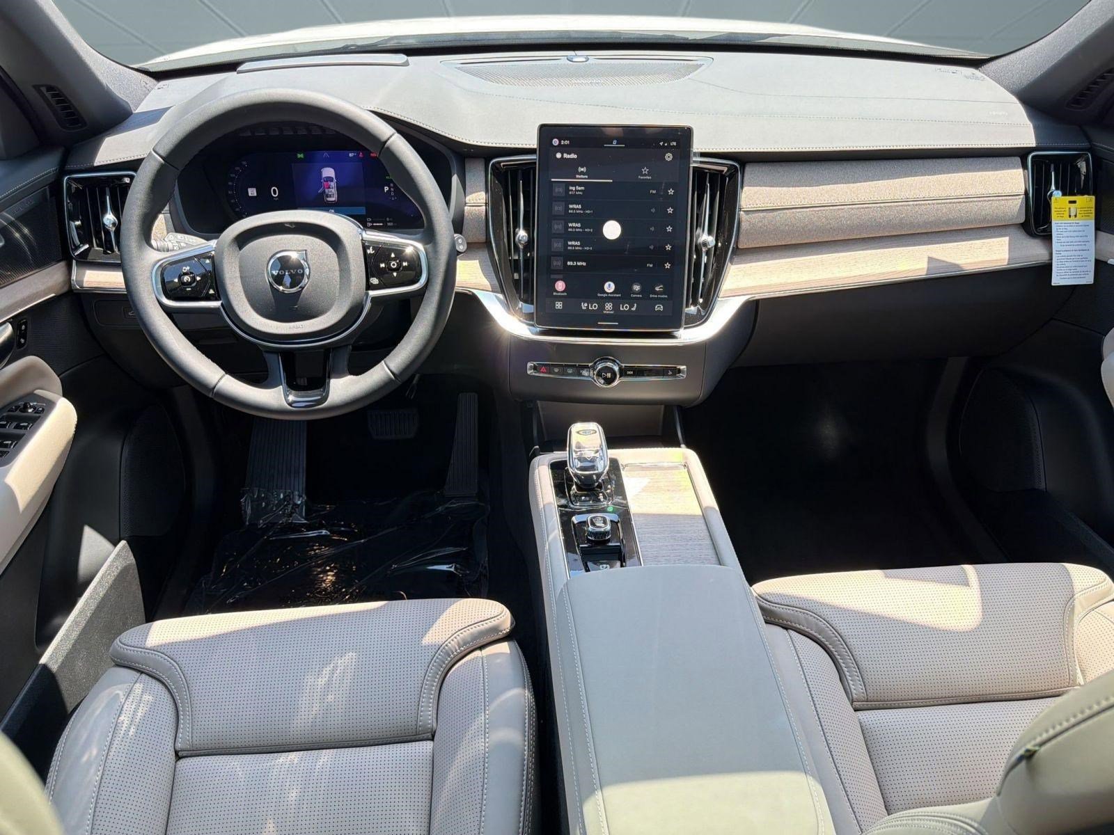 New 2026 Volvo XC90 T8 Ultra w/ Protection Package AWD/4WD image 16