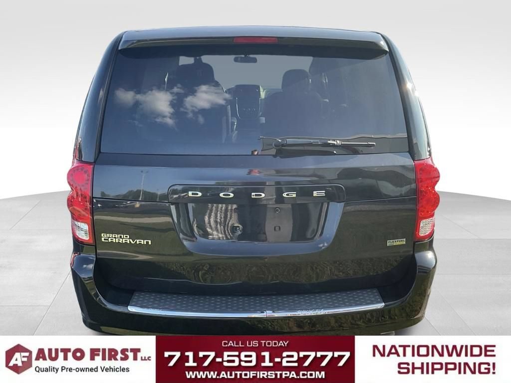 Used 2017 Dodge Grand Caravan SE FWD image 3
