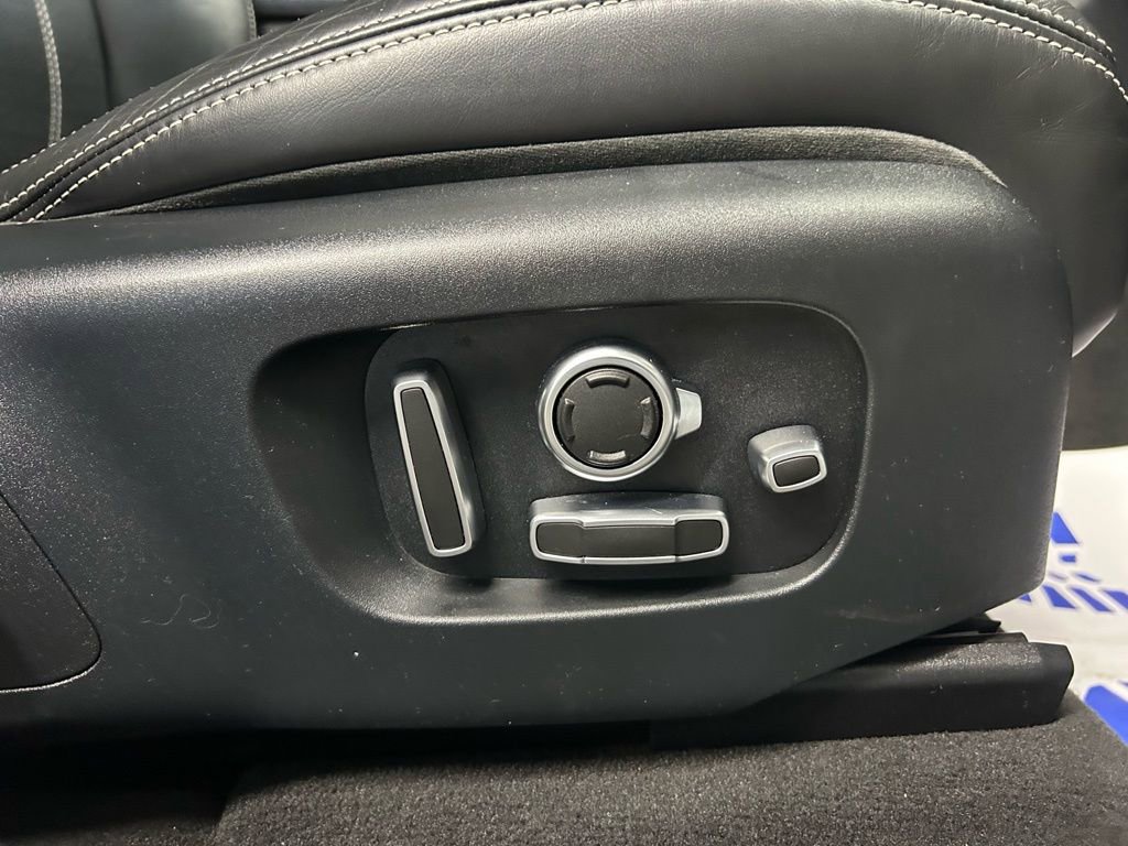 Used 2018 Land Rover Range Rover Velar R-Dynamic HSE image 51