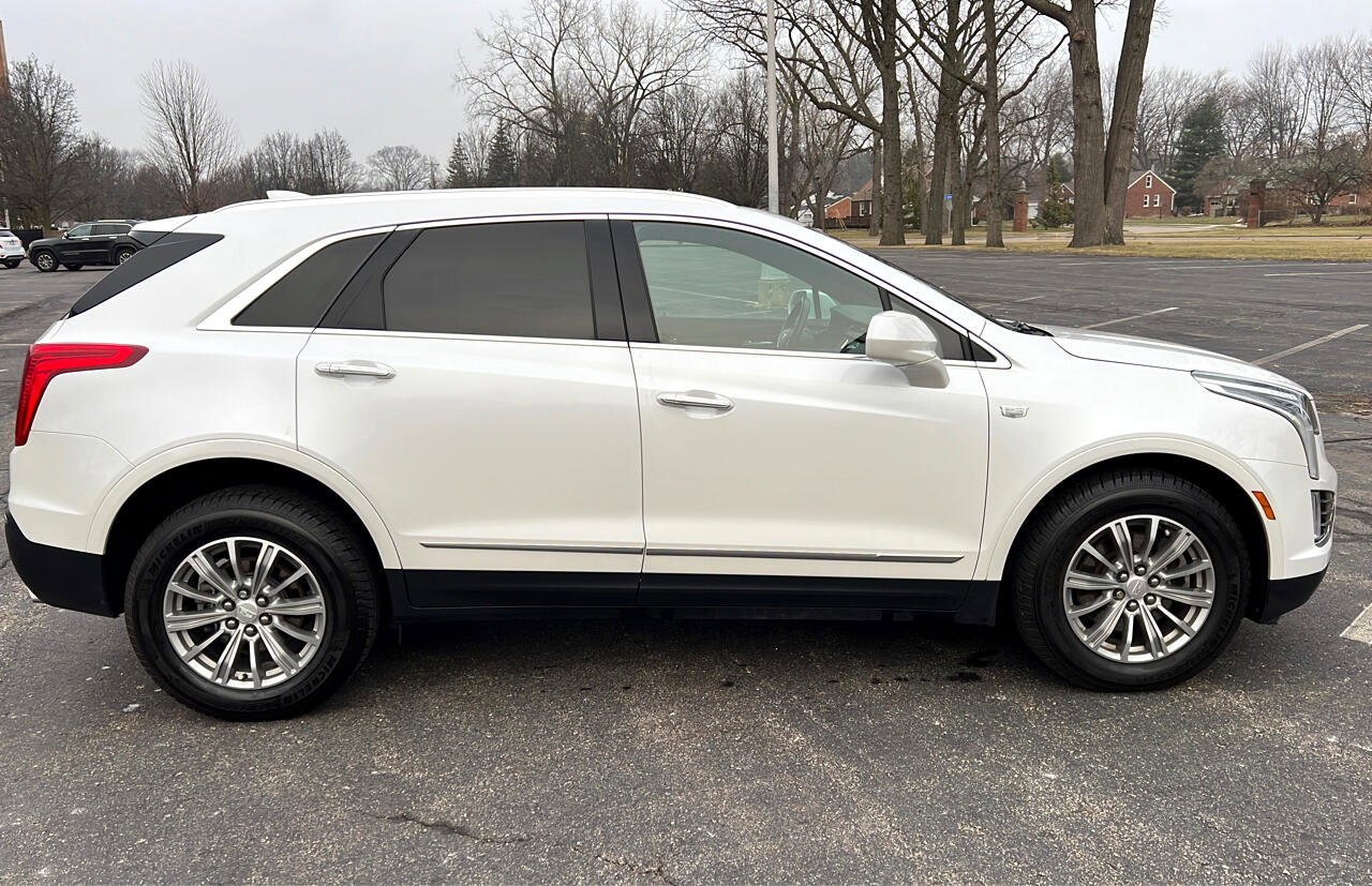 Used 2017 Cadillac XT5 Luxury w/ Driver Awareness Package image 4