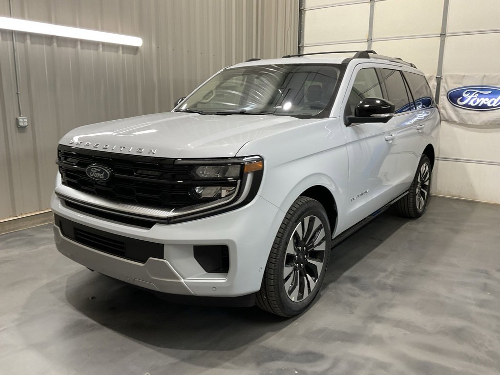 New 2025 Ford Expedition Platinum image 3