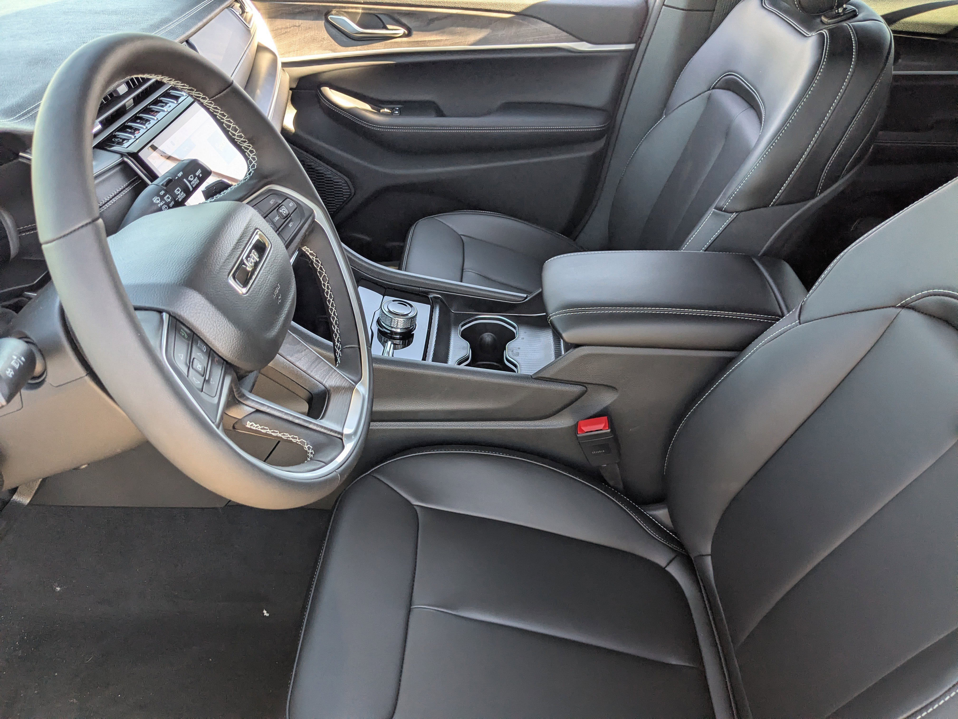 New 2025 Jeep Grand Cherokee Limited w/ Black Appearance Package AWD/4WD image 16