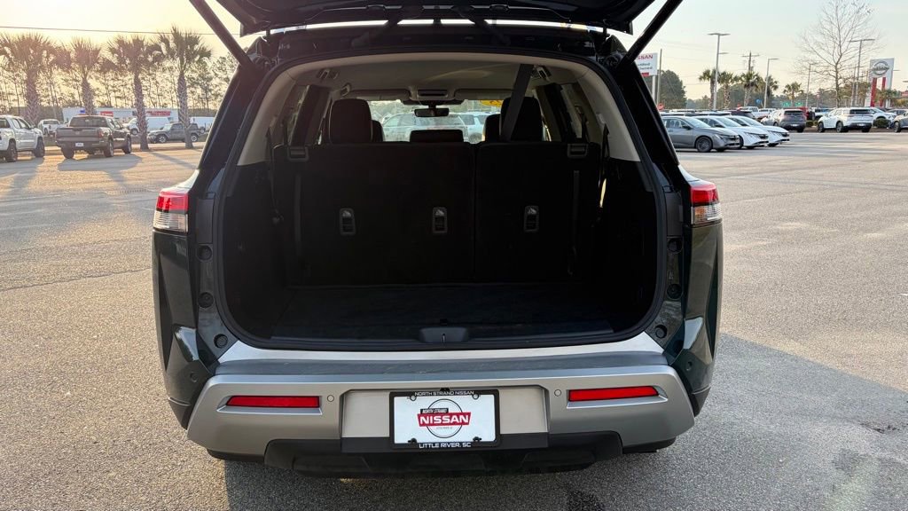 Certified 2025 Nissan Pathfinder SL image 5