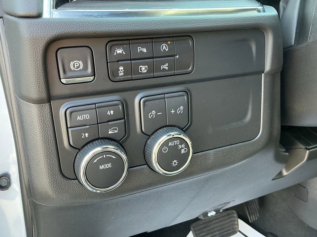 Used 2025 Chevrolet Tahoe LT image 24