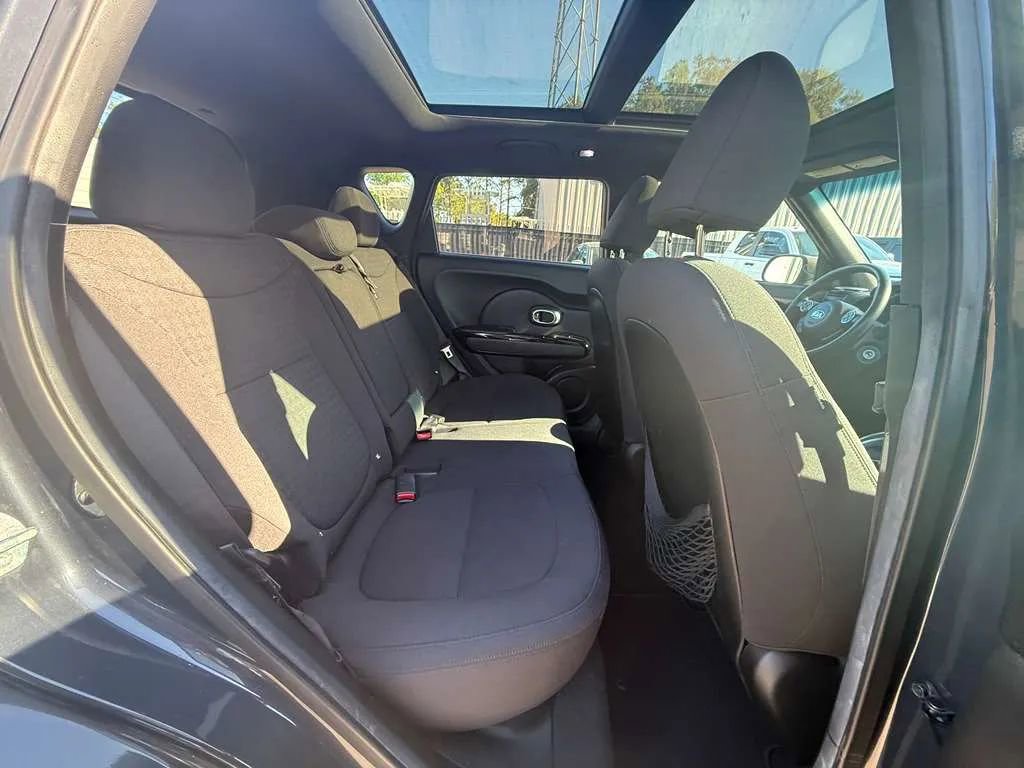 Used 2014 Kia Soul ! w/ Sun & Sound Package FWD image 18