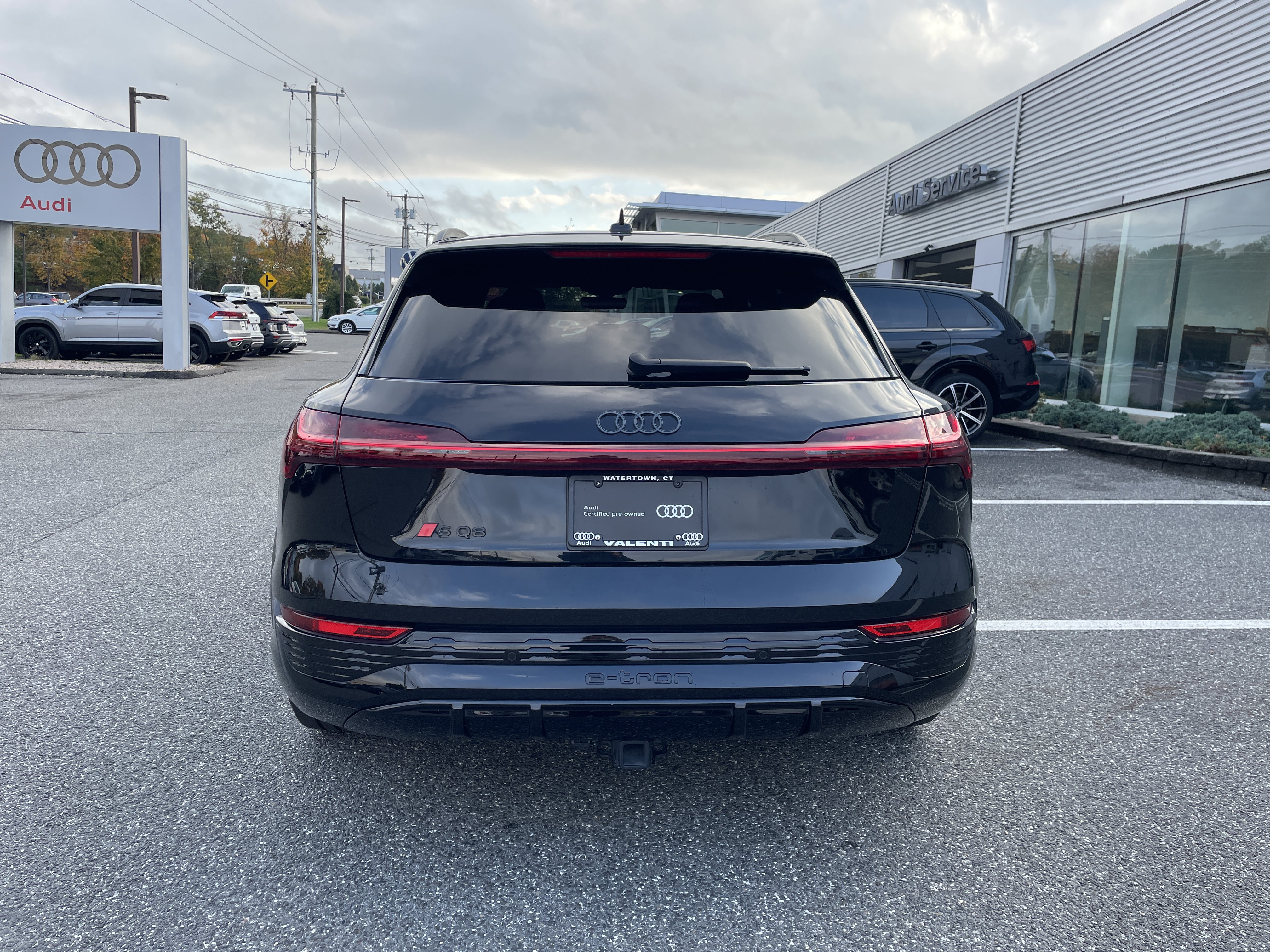 Certified 2024 Audi Q8 e-tron Prestige w/ Prestige Package AWD/4WD image 5