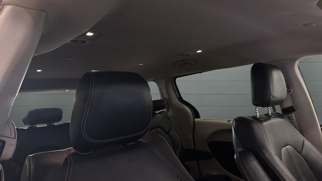 Used 2024 Chrysler Pacifica Touring-L image 33