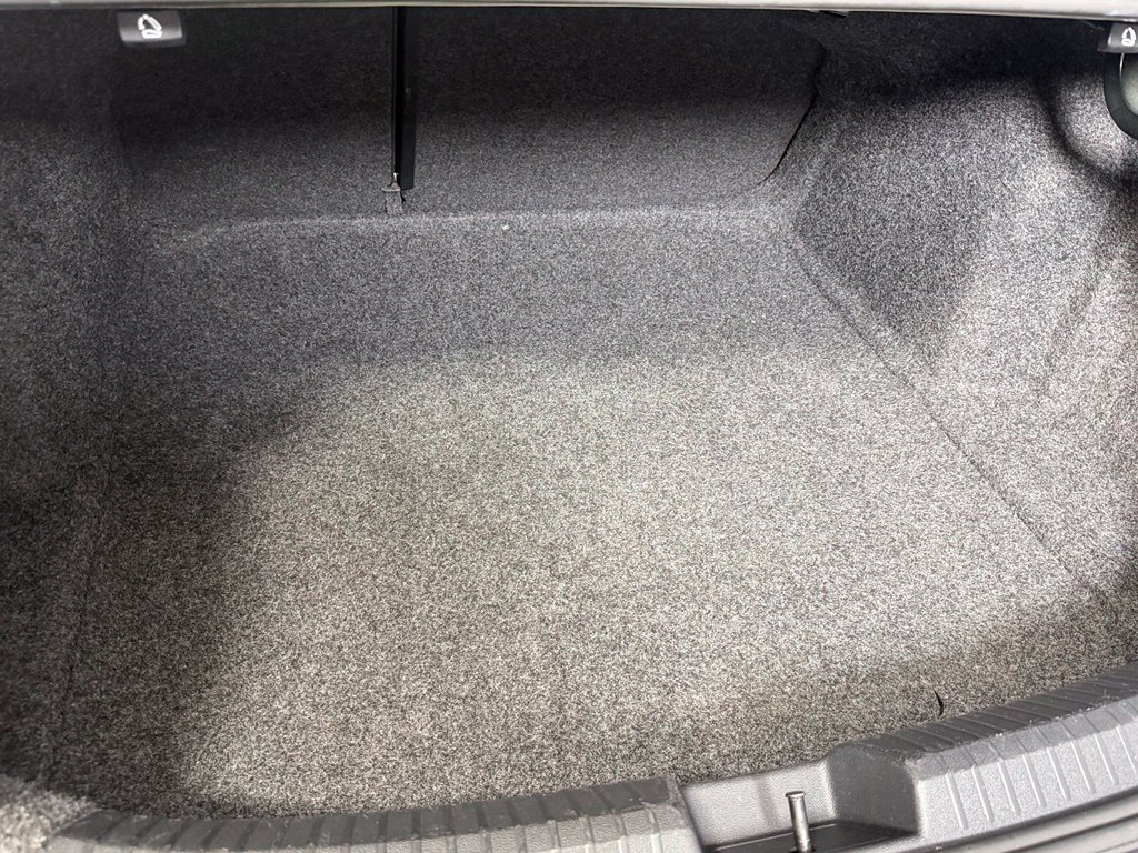 Used 2025 Volkswagen Jetta SE FWD image 18