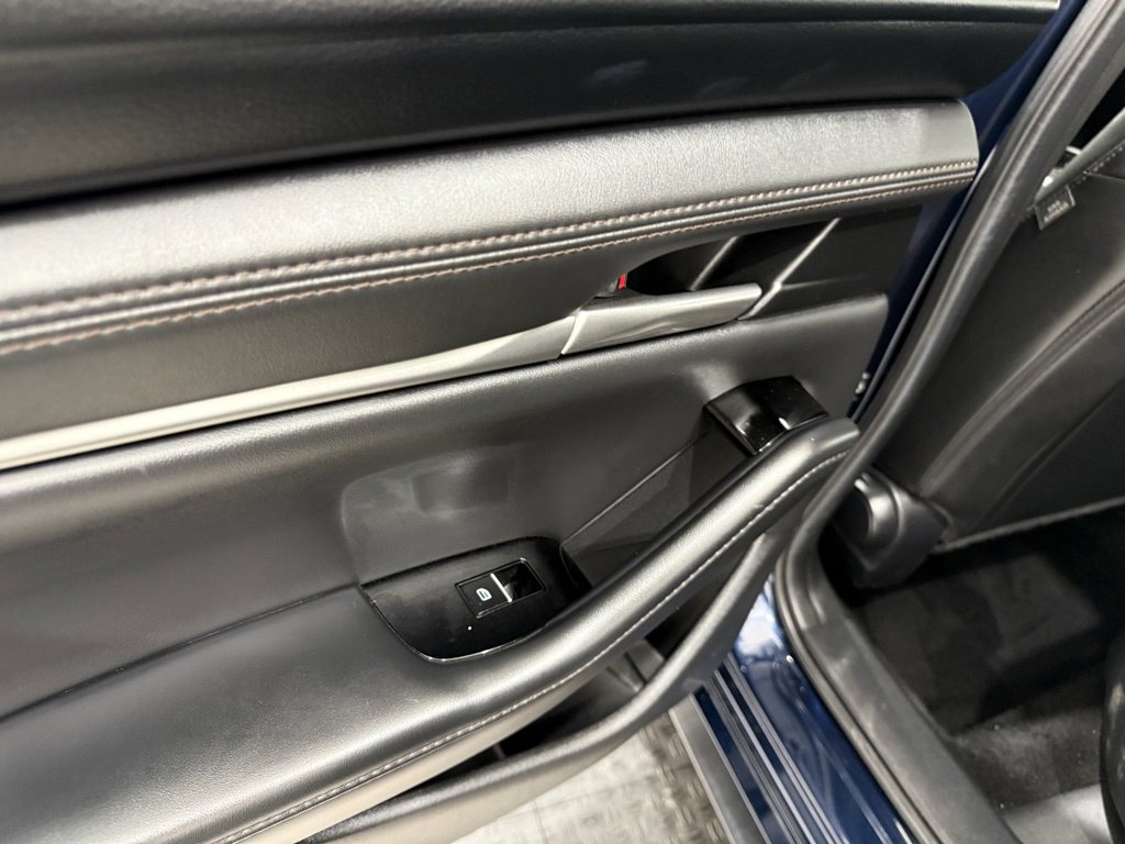 Used 2024 MAZDA MAZDA3 s image 15