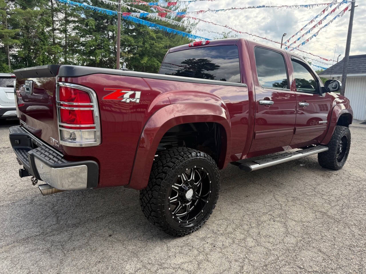 Used 2013 GMC Sierra 1500 SLT w/ LPO, Deluxe Chrome Package AWD/4WD image 5