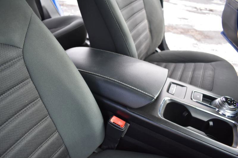 Used 2017 Ford Fusion SE w/ Fusion SE Technology Package FWD image 14