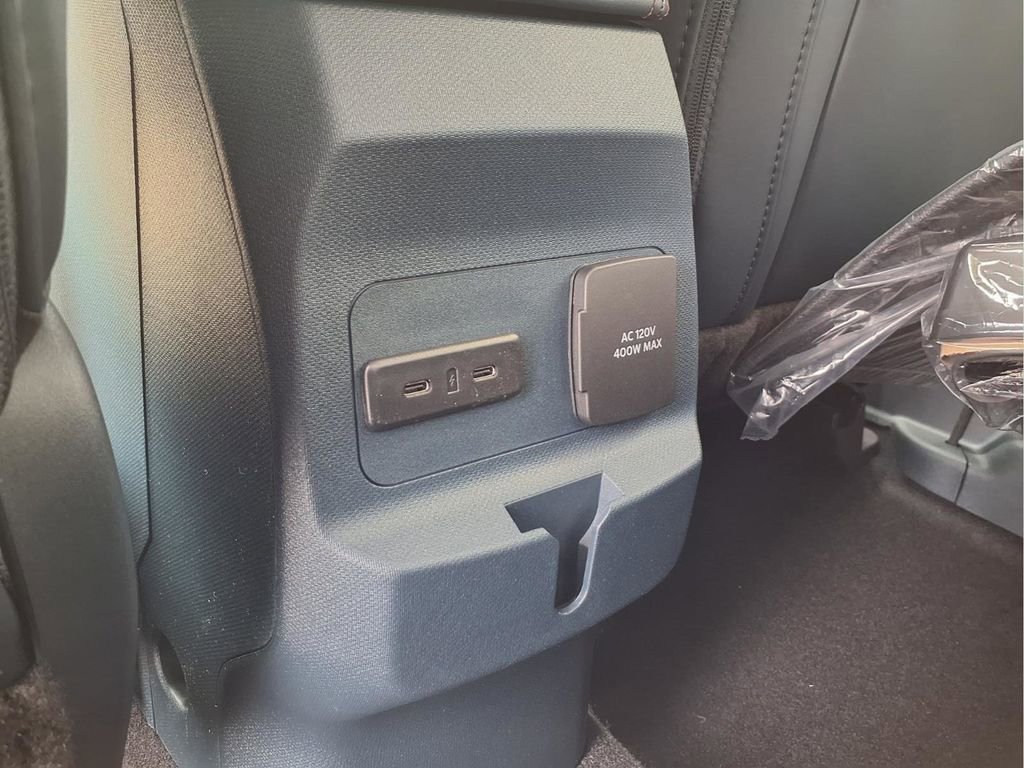 New 2026 Ford Maverick Lariat w/ 4K Tow Package image 21