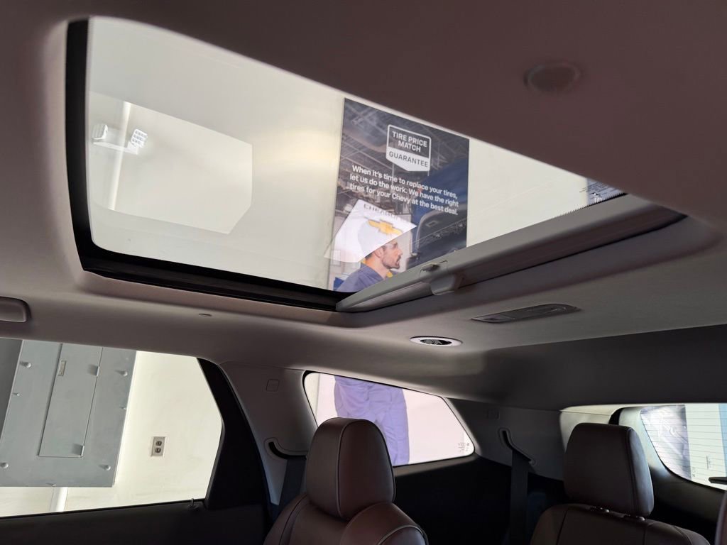 Used 2021 Buick Enclave Avenir w/ Avenir Technology Package image 27