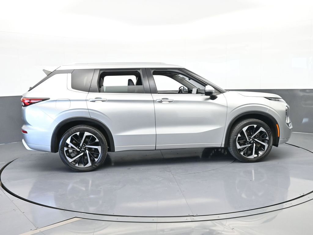 Used 2022 Mitsubishi Outlander SEL image 7