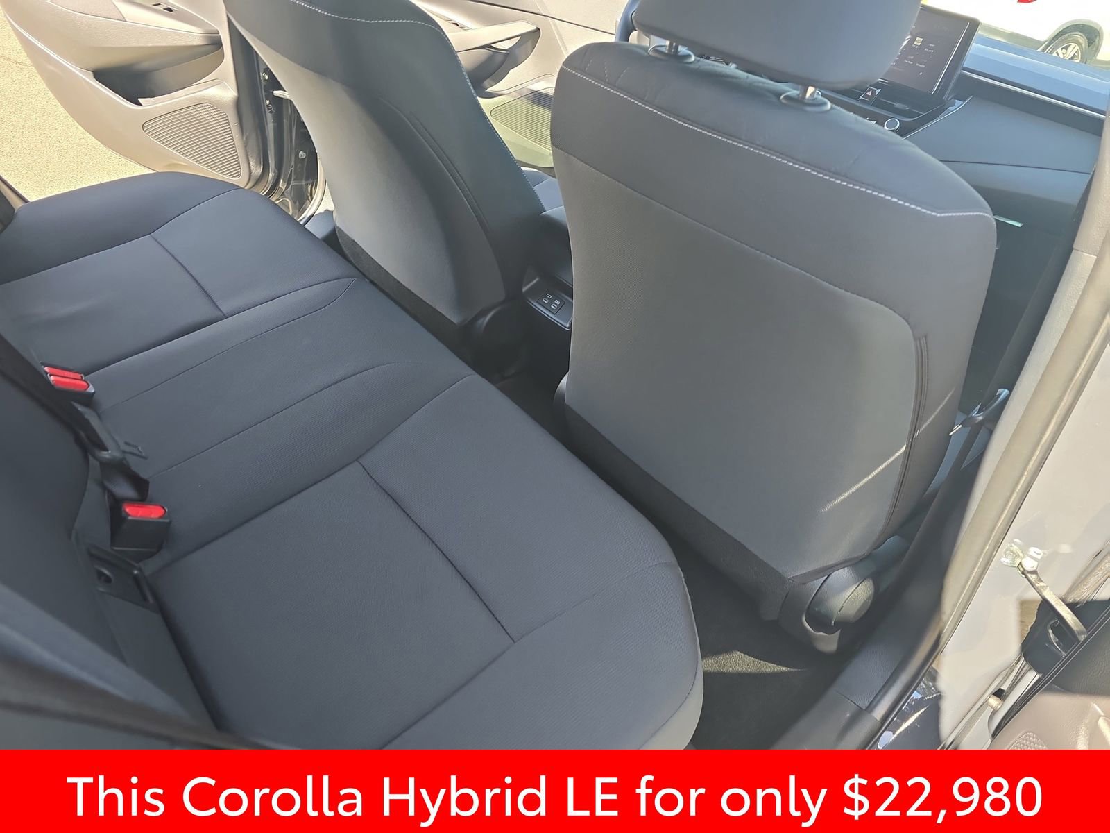 Used 2025 Toyota Corolla LE image 17